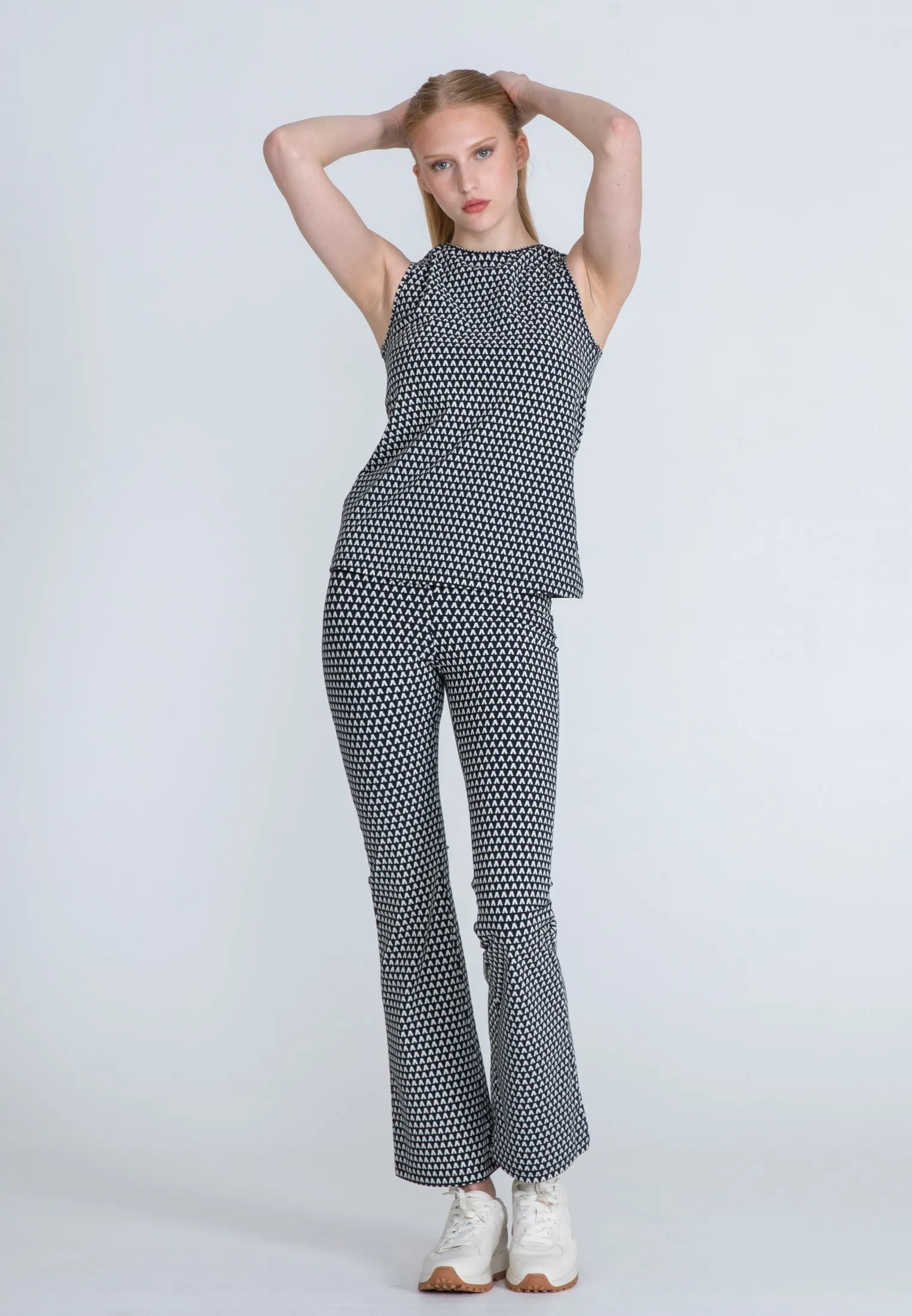 The Bootcut Sport Pants - Classic V