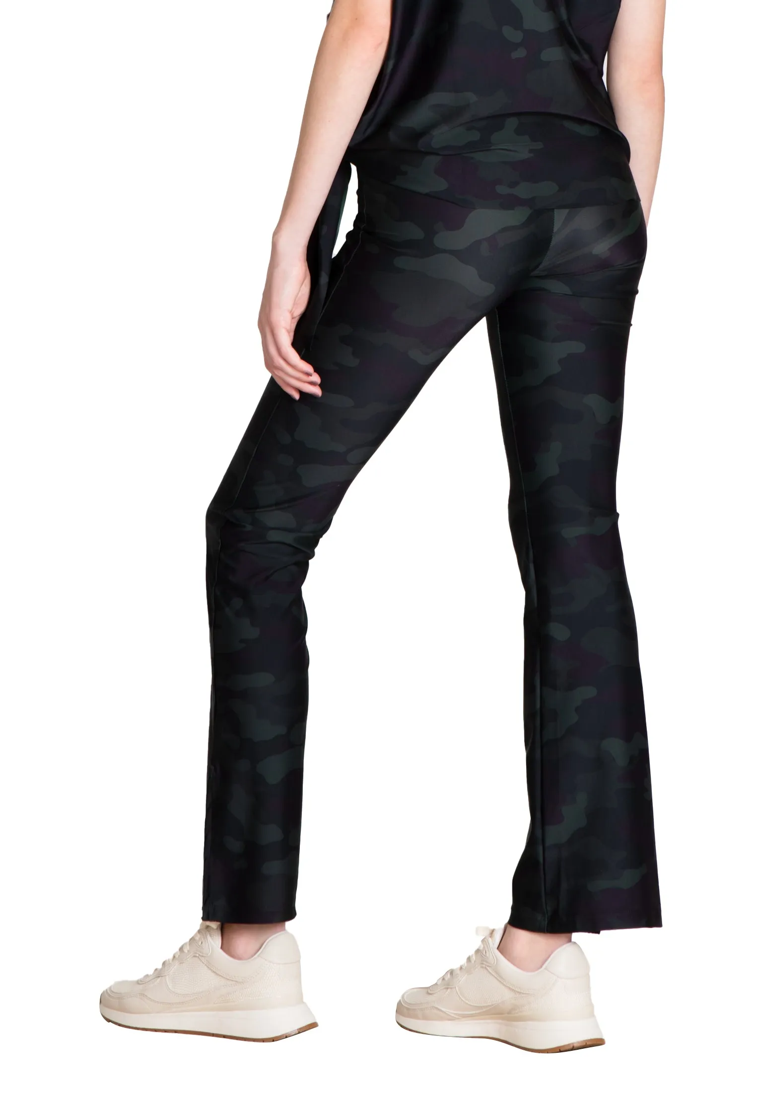 The Cropped Sport Pants - Green Camo