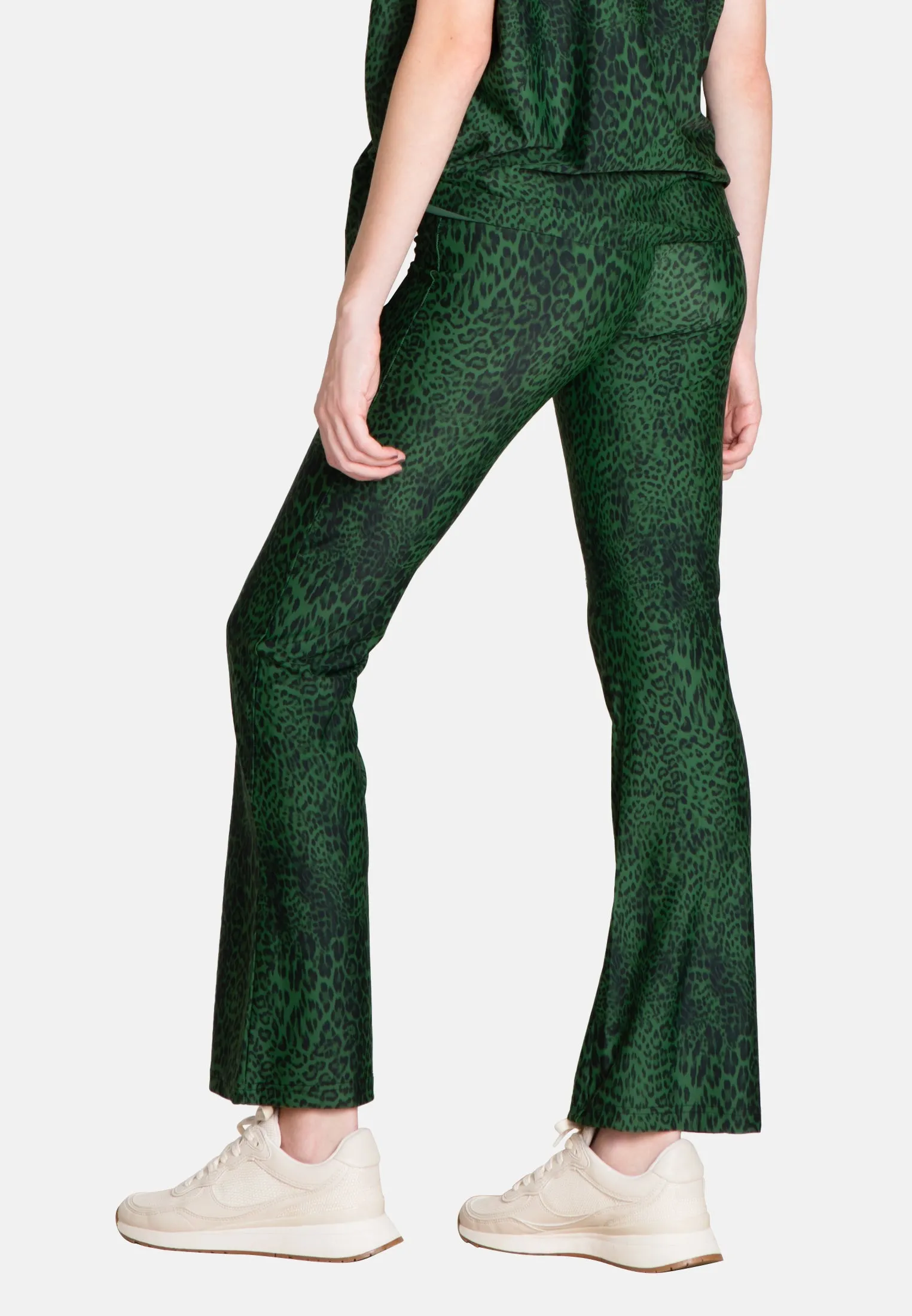 The Cropped Sport Pants - Green Leo