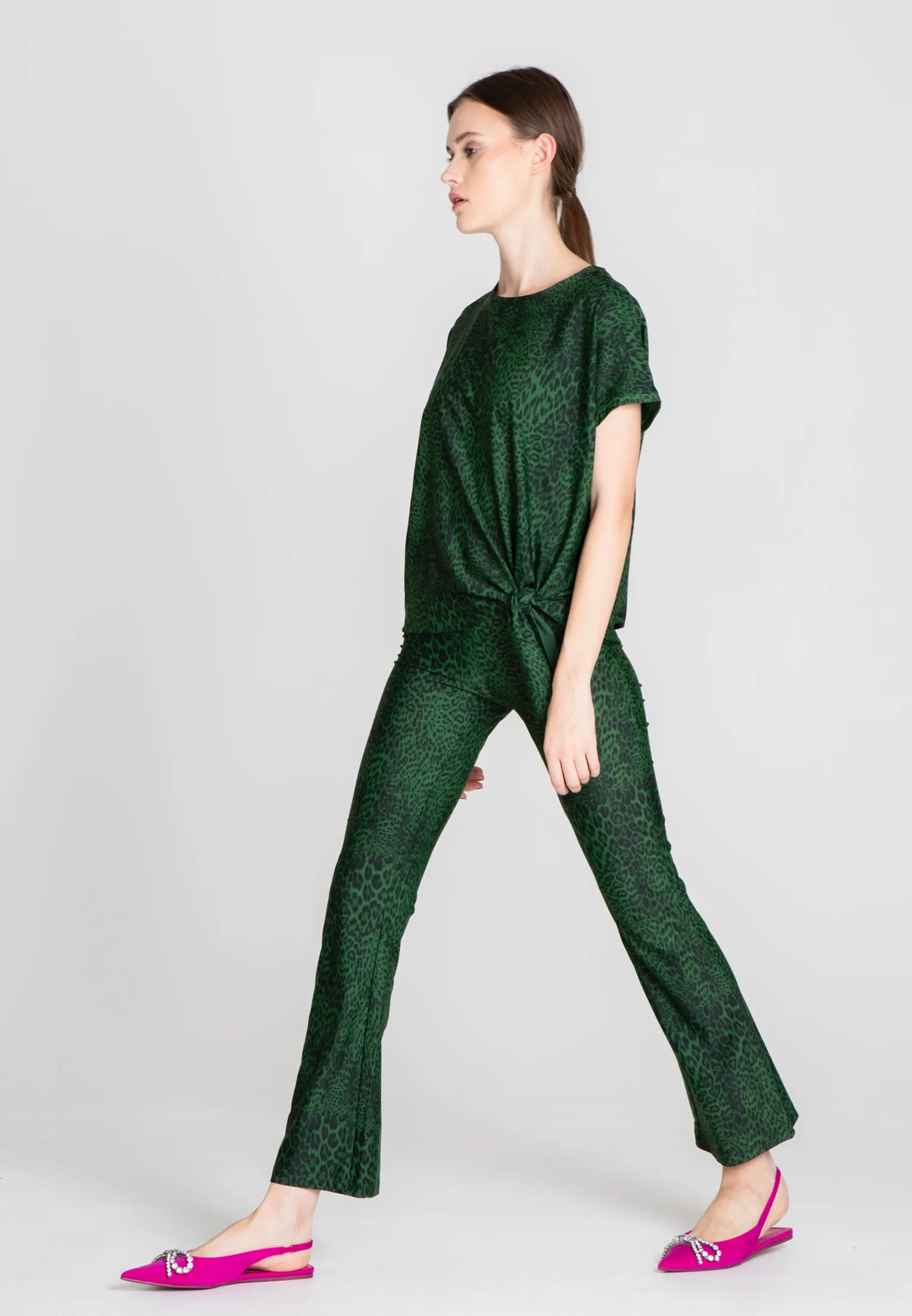 The Cropped Sport Pants - Green Leo